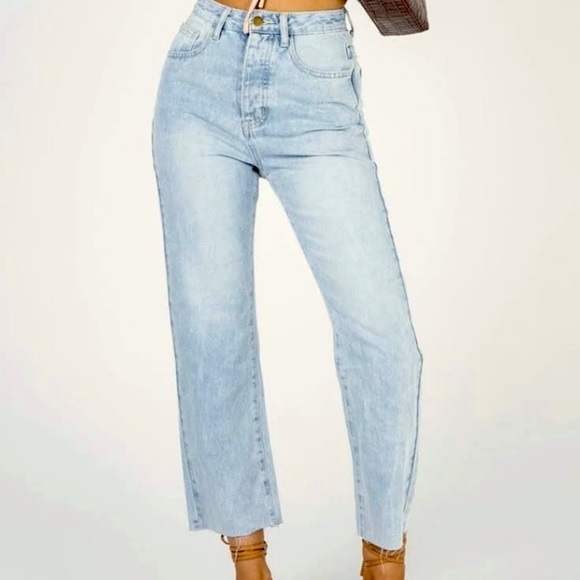 Princess Polly Denim - Princess Polly light wash, high rise, frayed hem cropped jeans, size 6